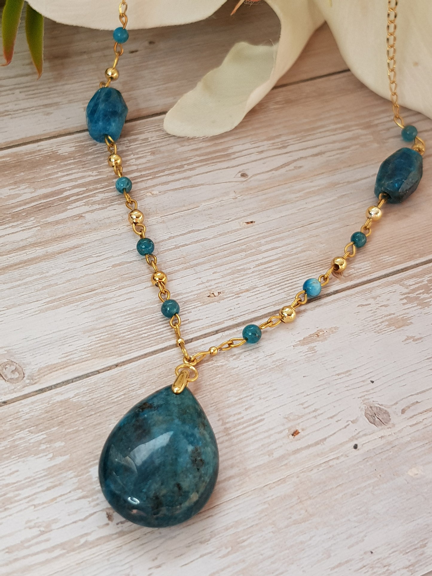 Apatite bleue acier