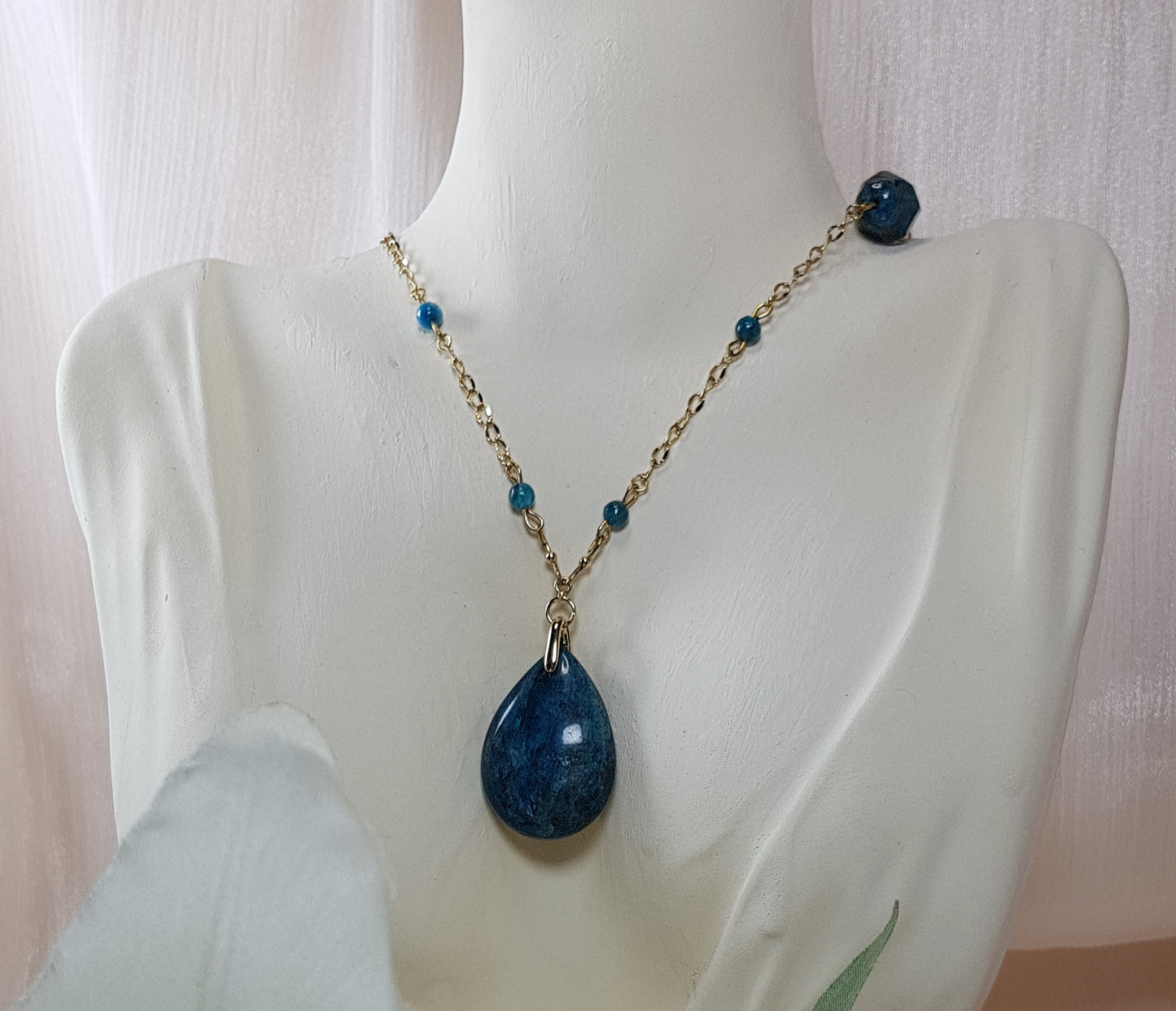 Apatite bleue acier