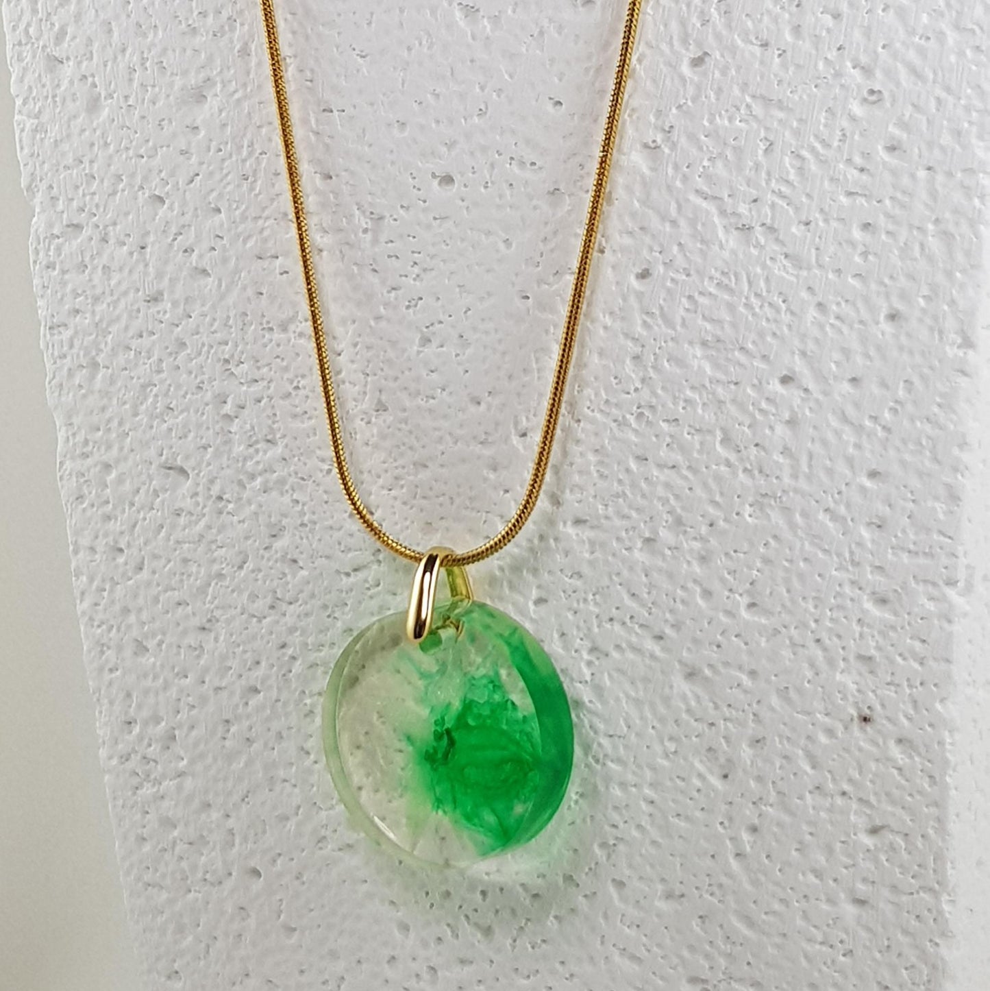 Collier Pendentif Étoile de Mer Vert Pâle en Résine - Bijou Fantaisie