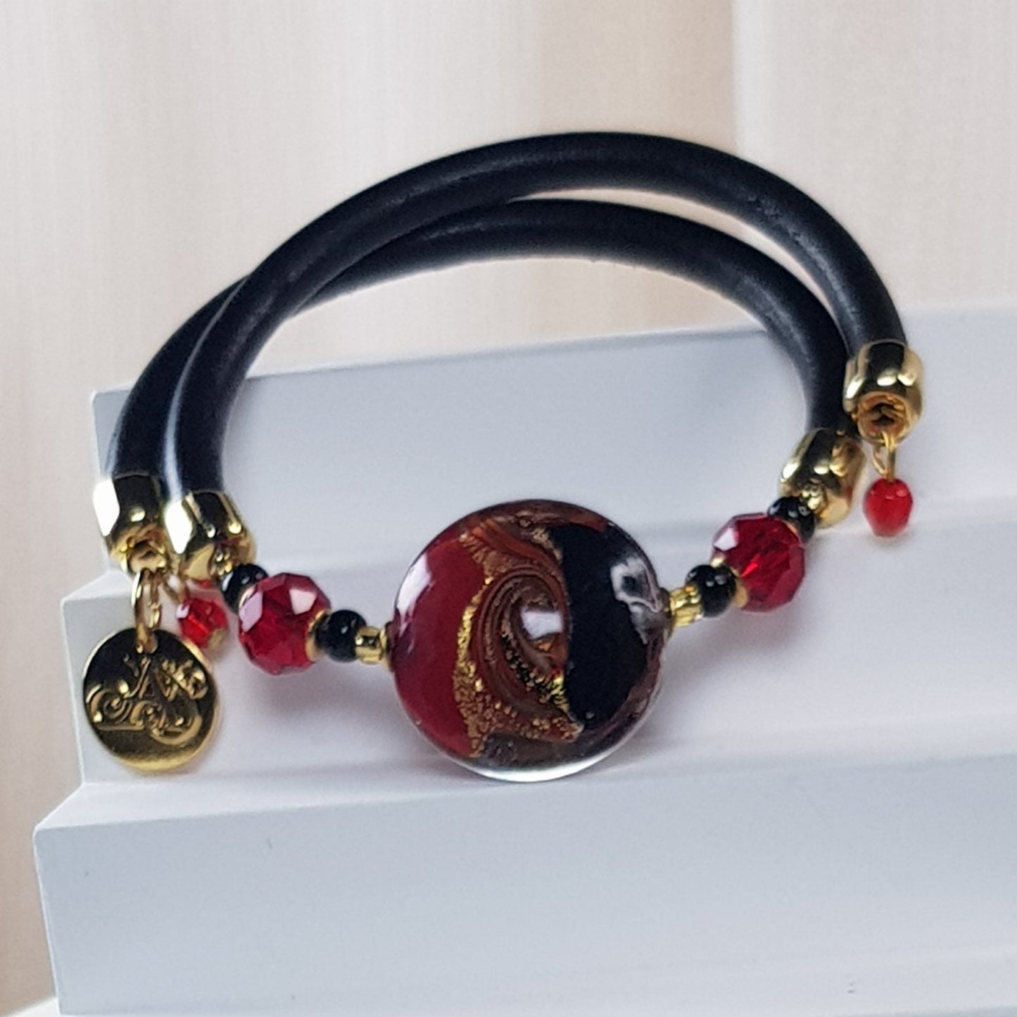 Bracelet murano médaillon rubis noir