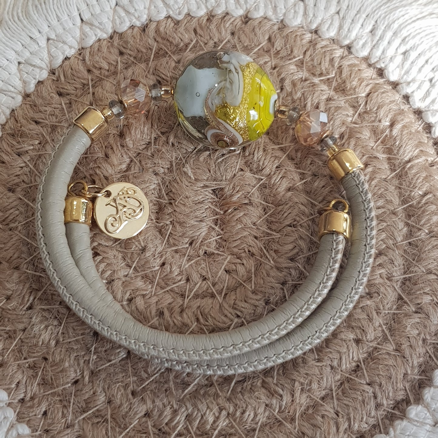 Bracelet murano médaillon moutarde et gris