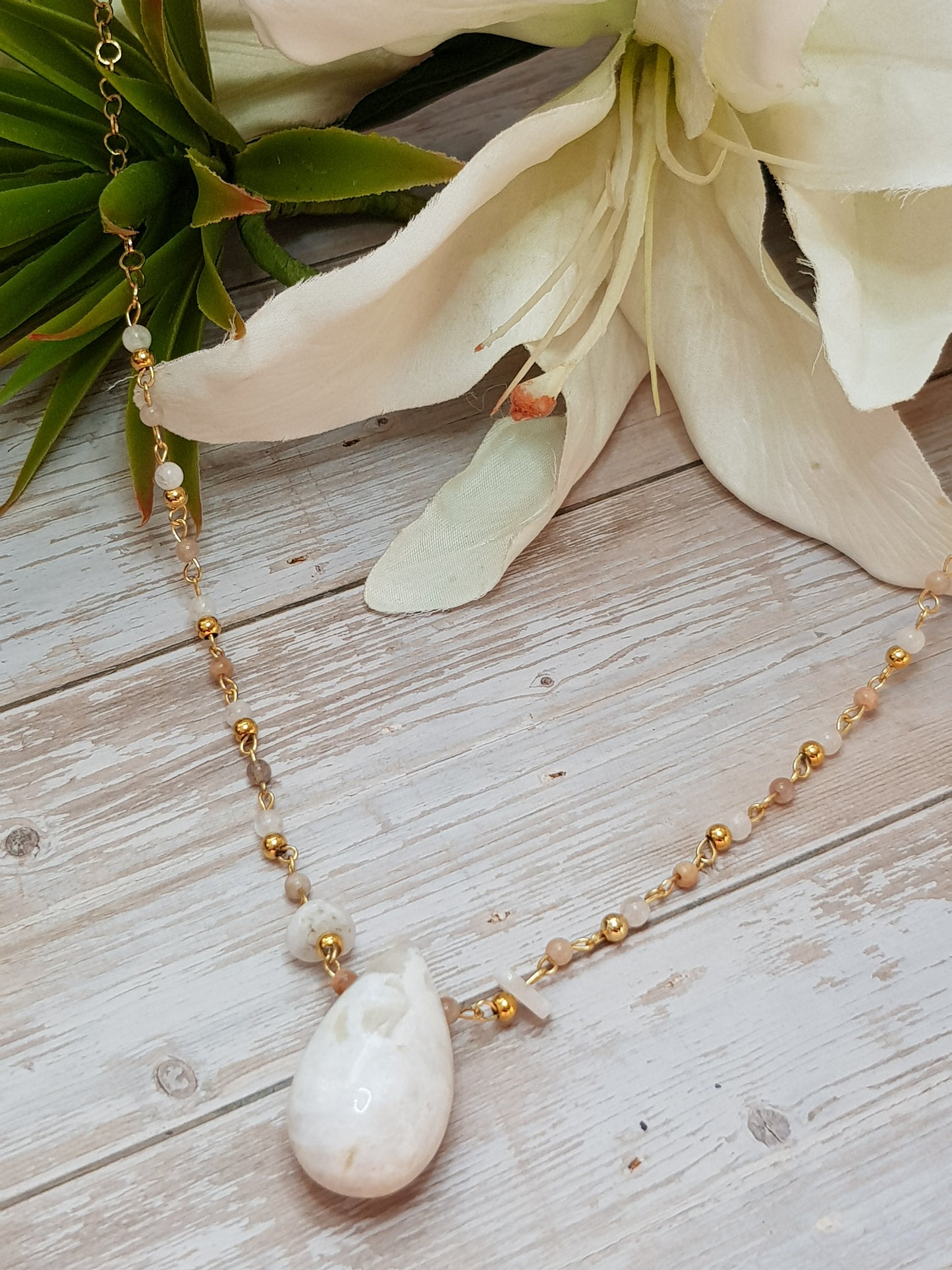 pierre de lune blanche et pêche acier