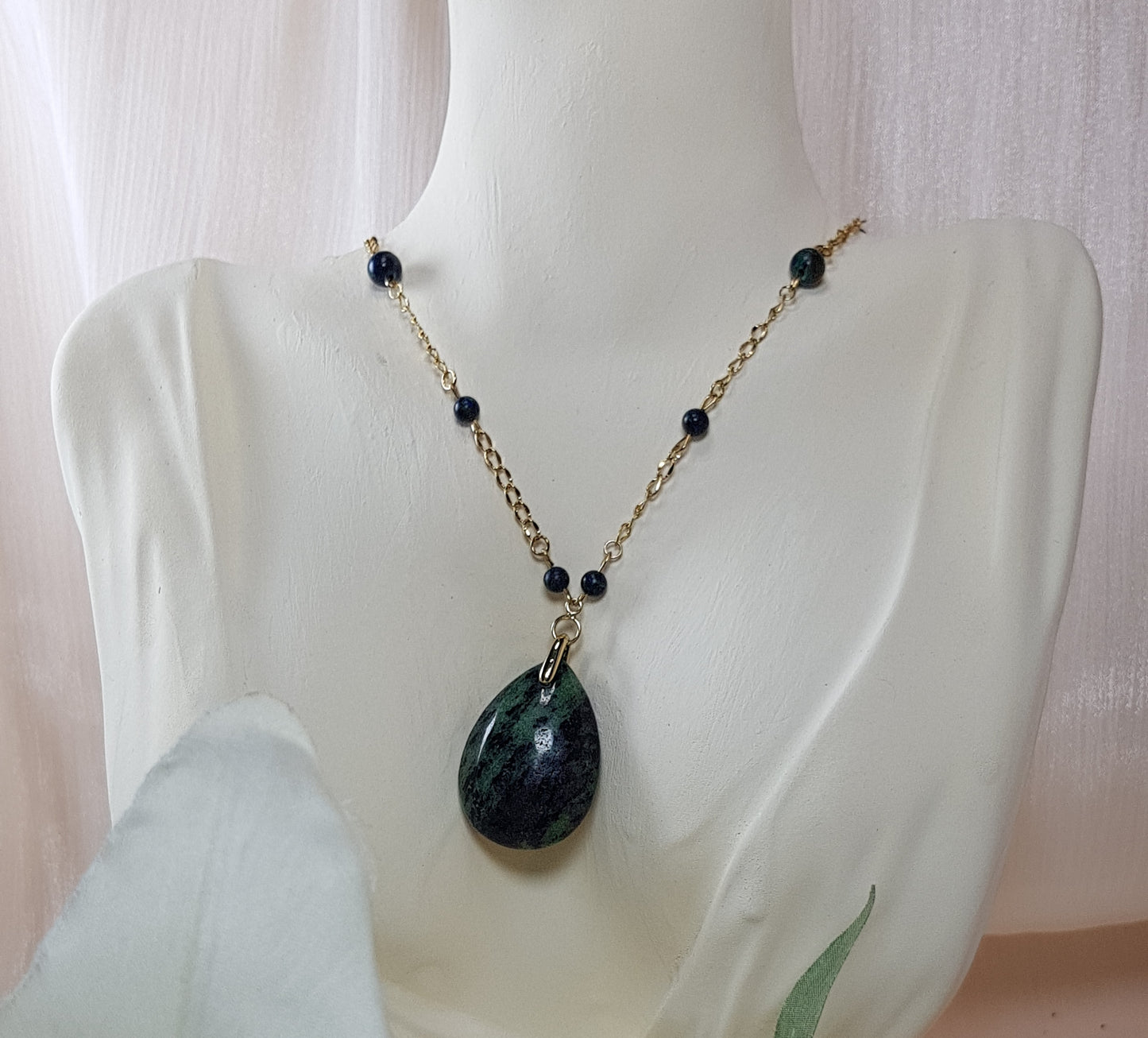 rubis en zoisite