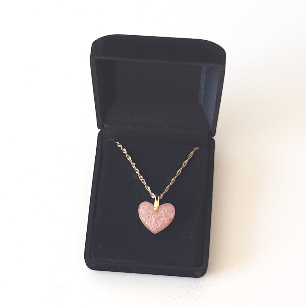 Collier coeur rose pale