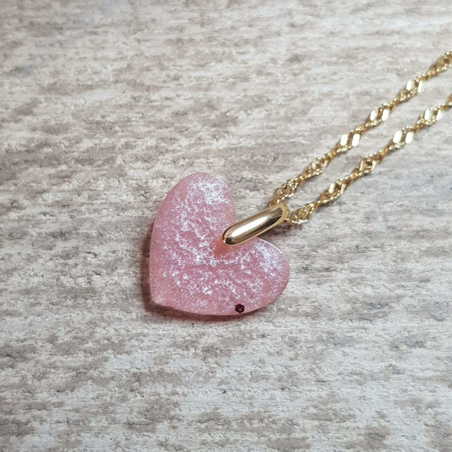 Collier coeur rose pale