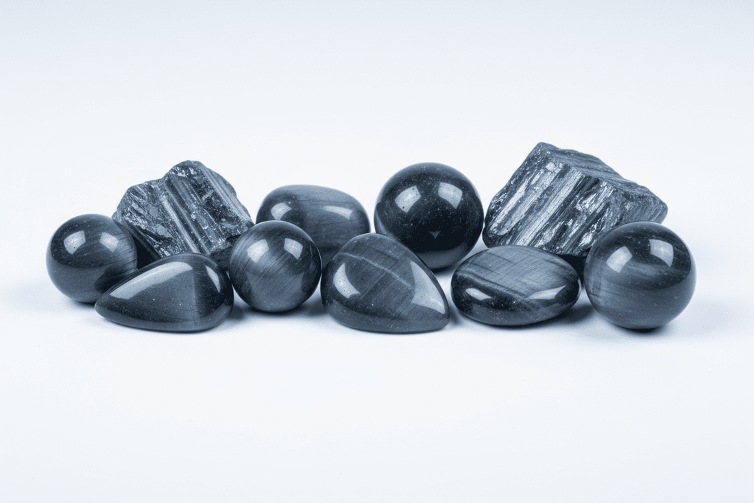 Œil de faucon naturel bleu-gris - pierre chatoyante aux reflets soyeux métalliques pour bijouterie et lithothérapie clairvoyance