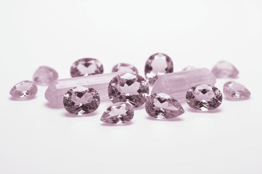 Kunzite : Vertus, Propriétés et Bienfaits en Lithothérapie