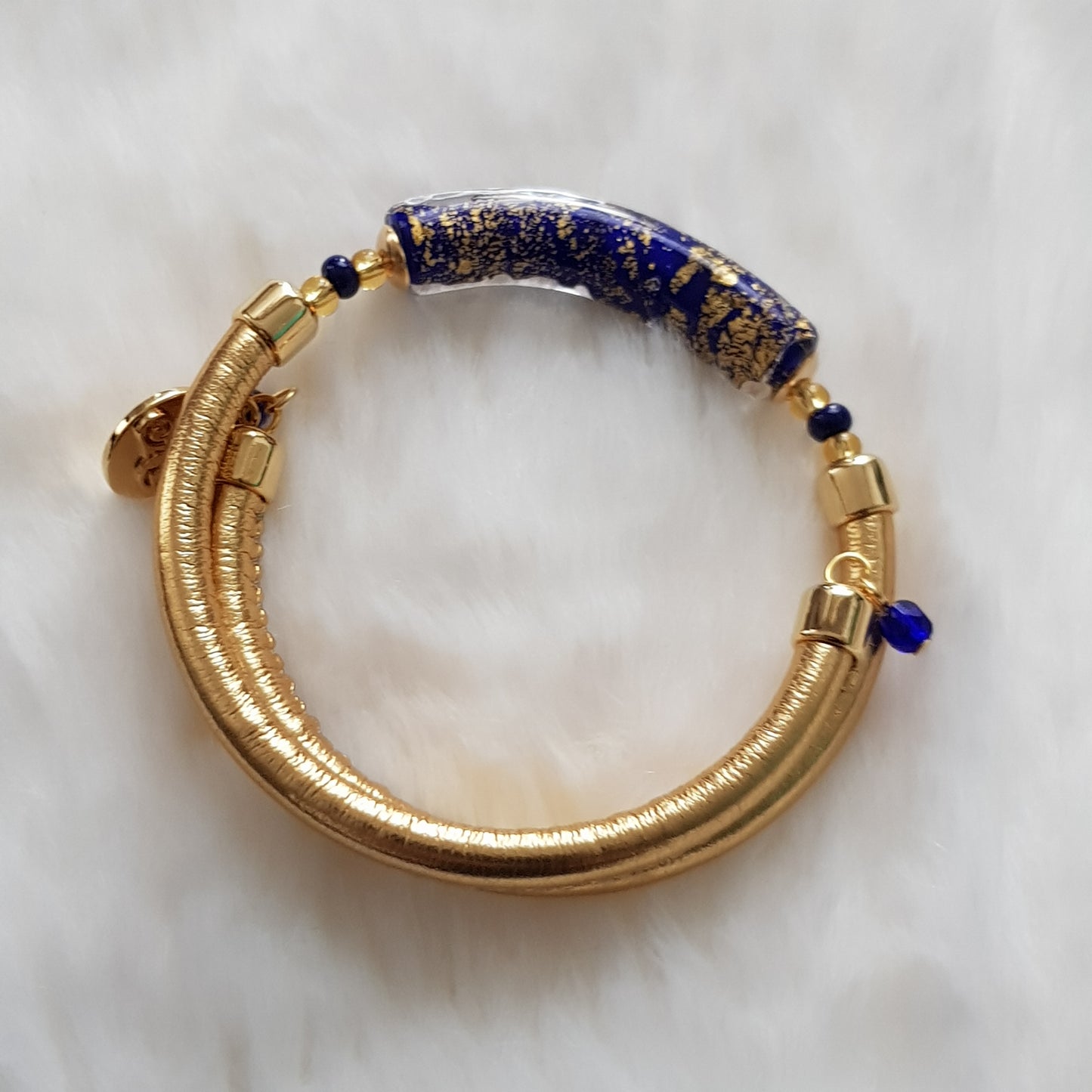 Bracelet murano tube bleu doré