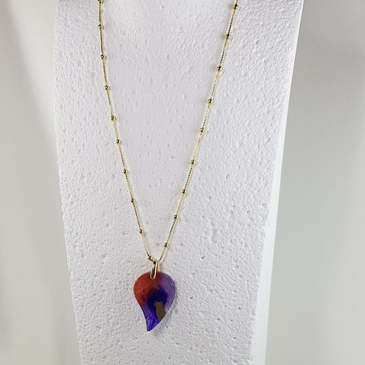 Collier Charmille Violet Bordeaux Paillettes Or | Bijou Résine Artisanal Élégant - Les Secrets de Louisettecollier