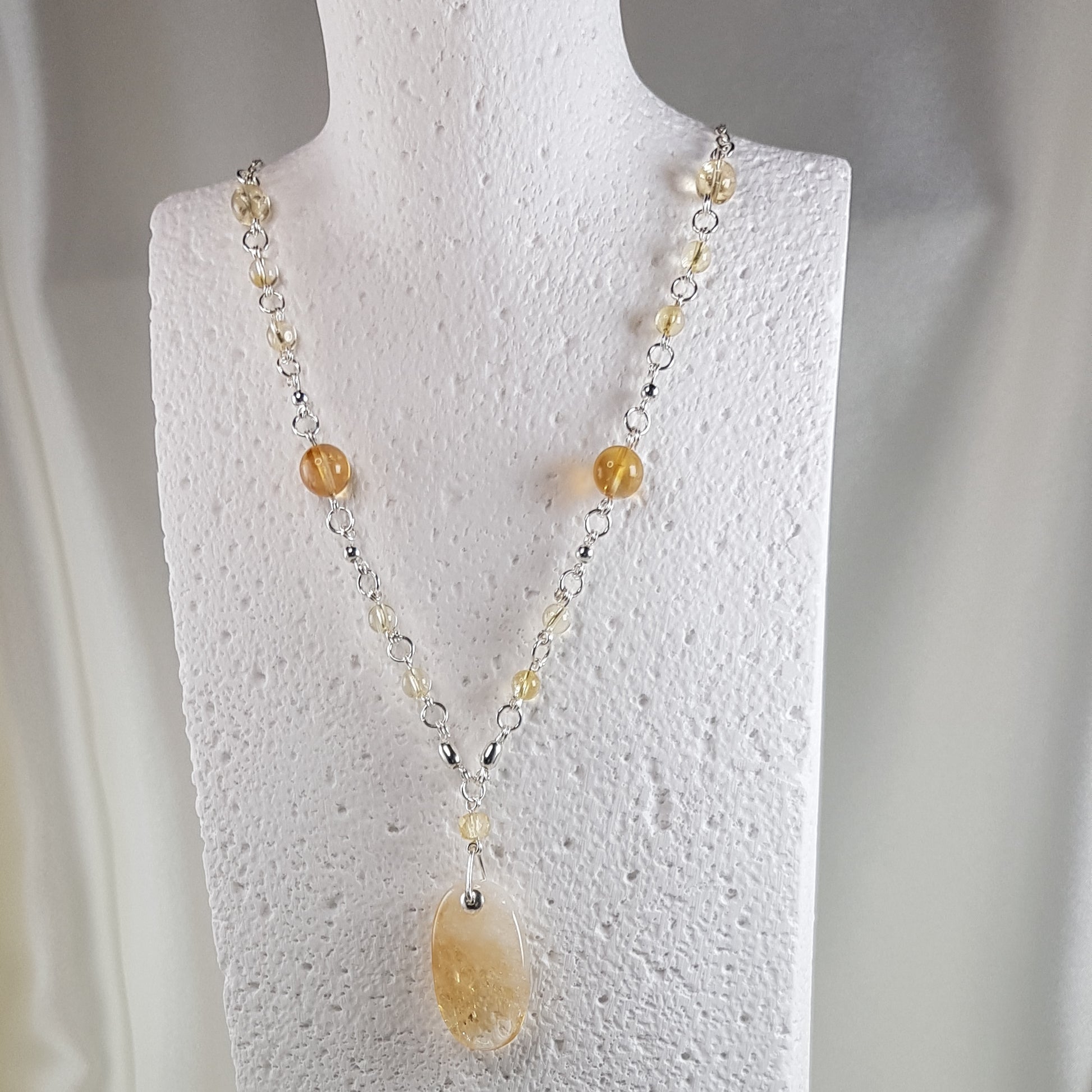 Pendentif citrine ovale en argent 925 - lithothérapie abondance