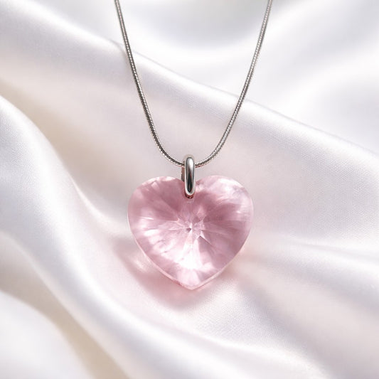 Collier Pendentif Cœur Rose en Cristal - Bijou Romantique Élégant