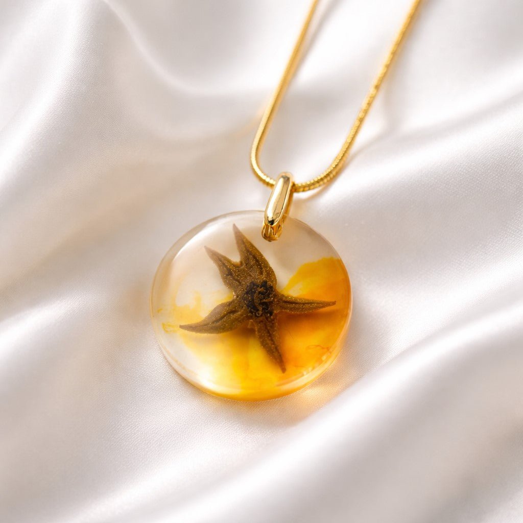 Collier Pendentif Étoile de Mer Or Léopard en Résine