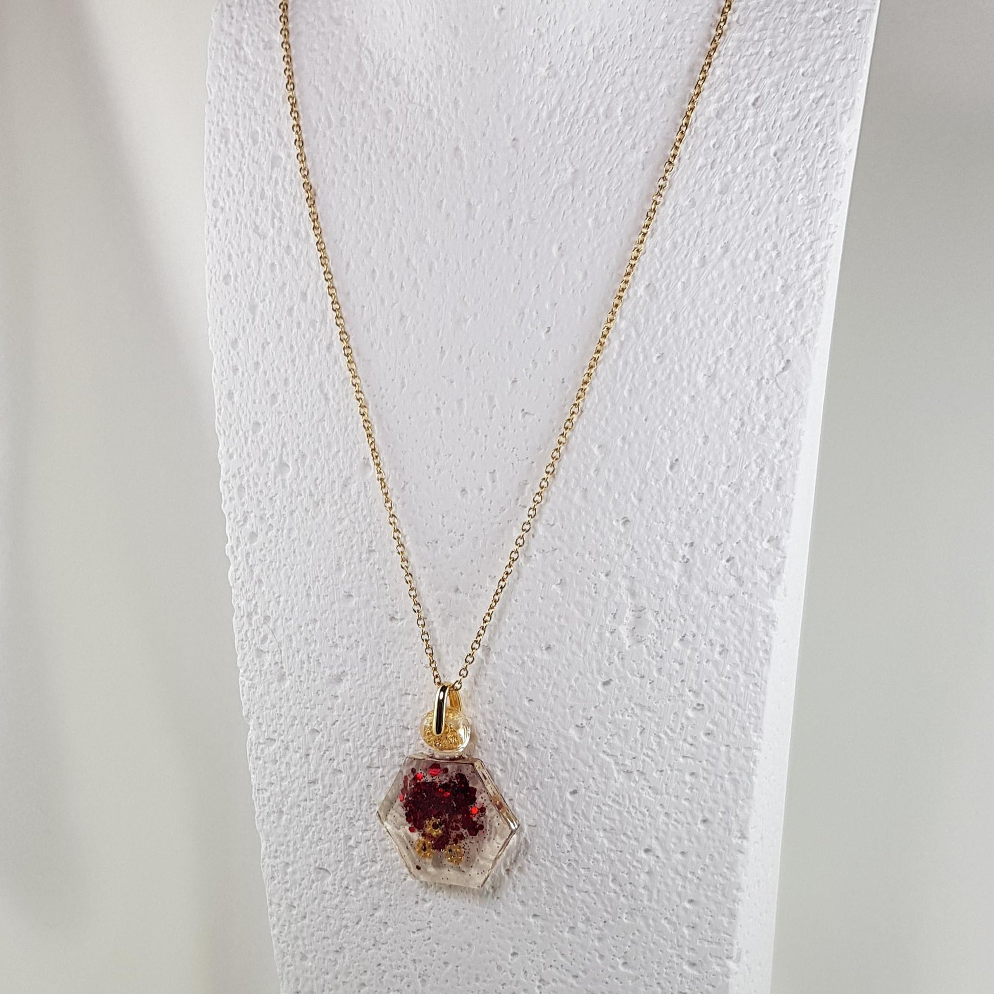 Collier Pendentif Flacon Alvéole Rouge Pailletté - Éclat Festif - Les Secrets de Louisettecollier
