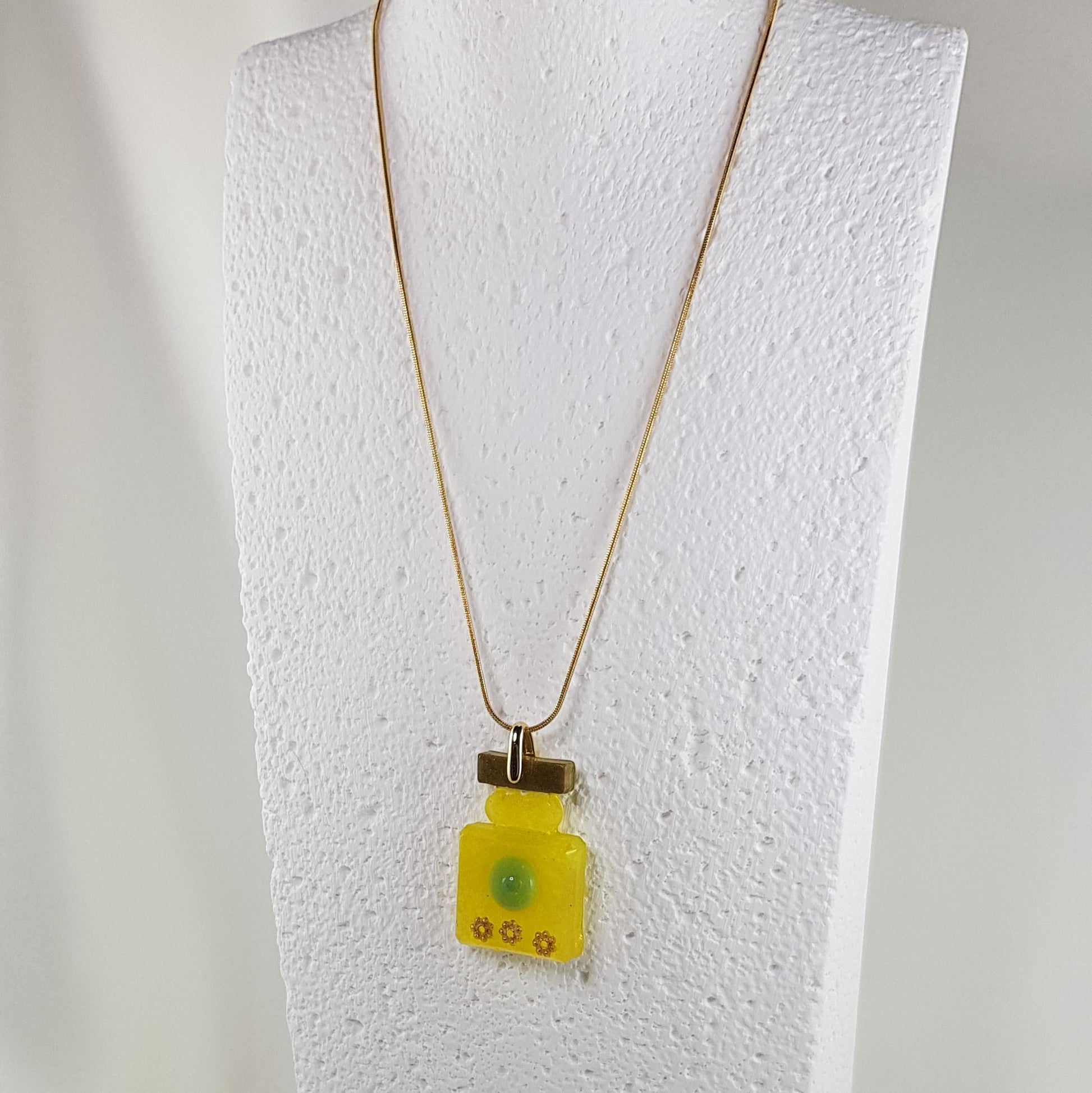 Collier Pendentif Flacon Gaby Jaune et Vert - Fraîcheur et Originalité - Les Secrets de Louisettecollier