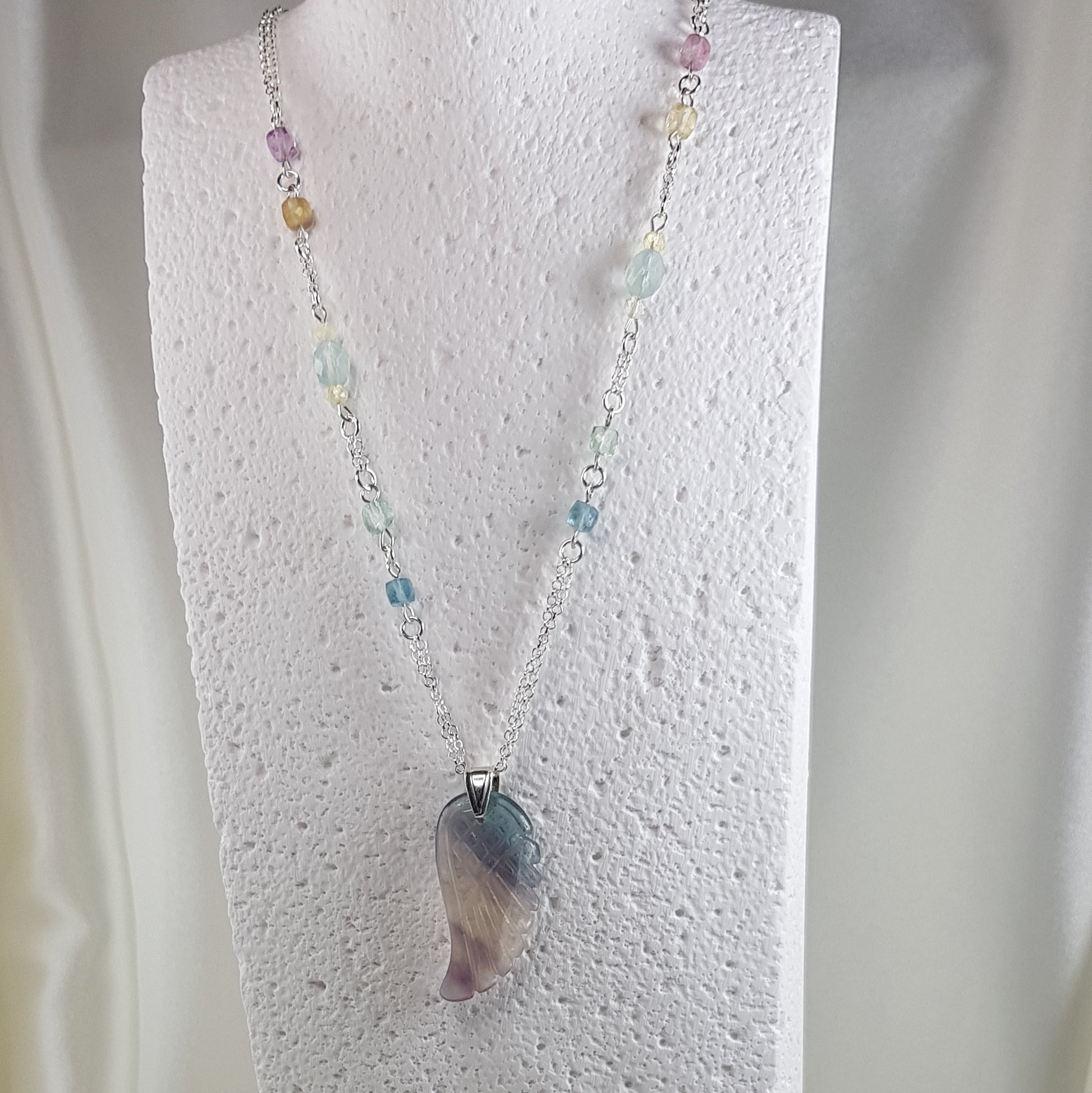 Pendentif fluorite arc-en-ciel aile d'ange en argent 925 - pierre de clarté