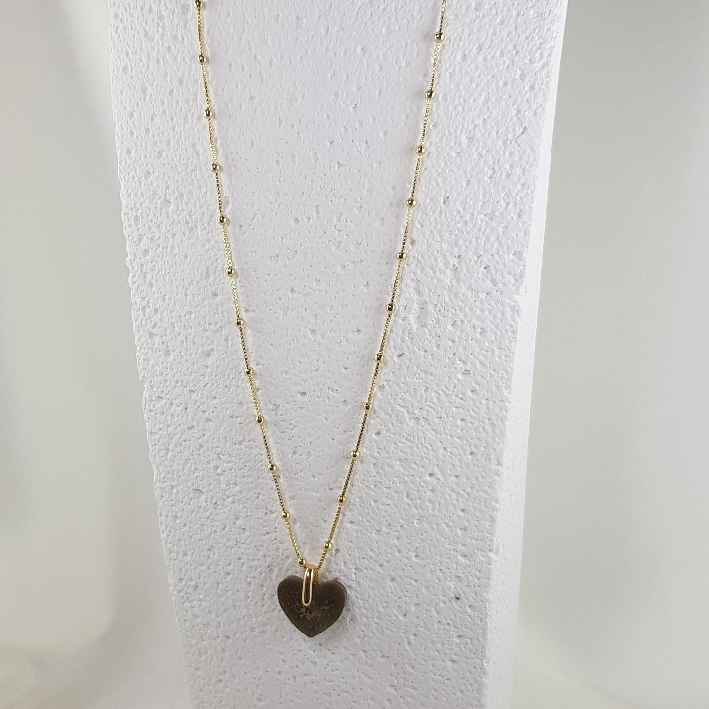 Collier Cœur Or Léopard en Résine - Bijou Artisanal Audacieux - Les Secrets de Louisettecollier