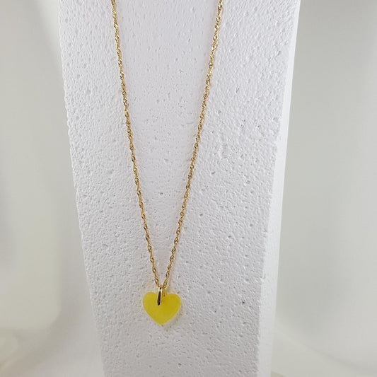 Collier Cœur Citron en Résine - Bijou Artisanal Lumineux - Les Secrets de Louisettecollier