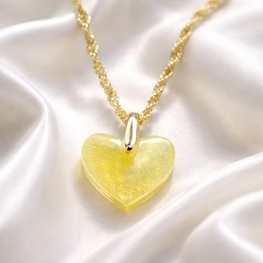 Collier Cœur Citron en Résine - Bijou Artisanal Lumineux