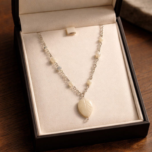 Pendentif Nacre Feuille Argent 925 | Lithothérapie Nature