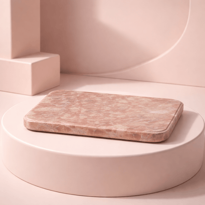Porte-savon en stéatite et marbre strié fin - Élégance des lignes naturelles.