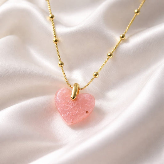 Collier Cœur Rose Pâle en Résine - Bijou Artisanal Tendre