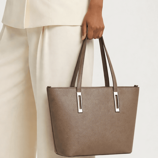 Sac à main marron glacé - Élégance intemporelle avec ce sac marron glacé en promotion.
