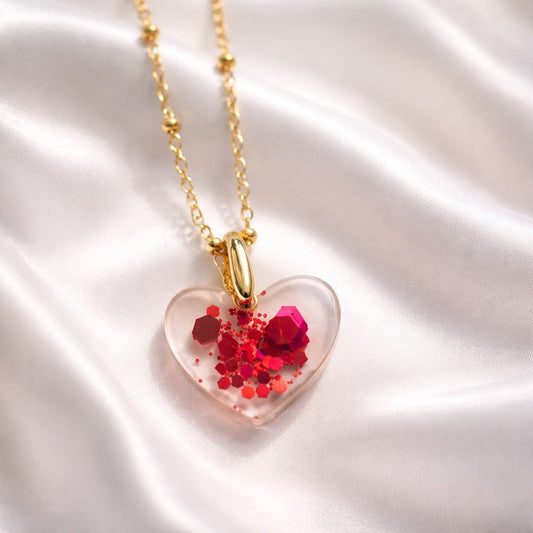 Collier Cœur Rouge en Résine - Bijou Artisanal Passionné