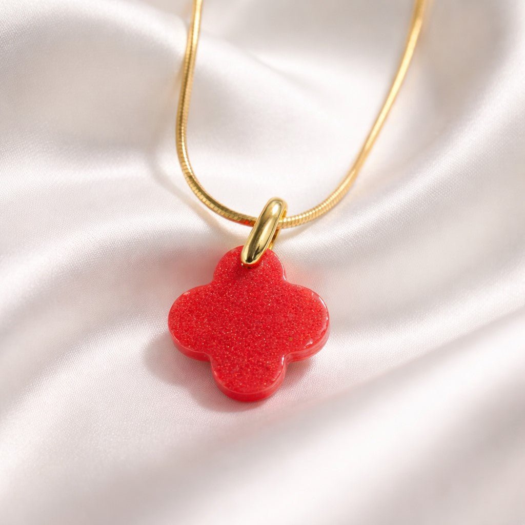 Collier Pendentif Trèfle Alhambra Fuchsia - Énergie et Féminité