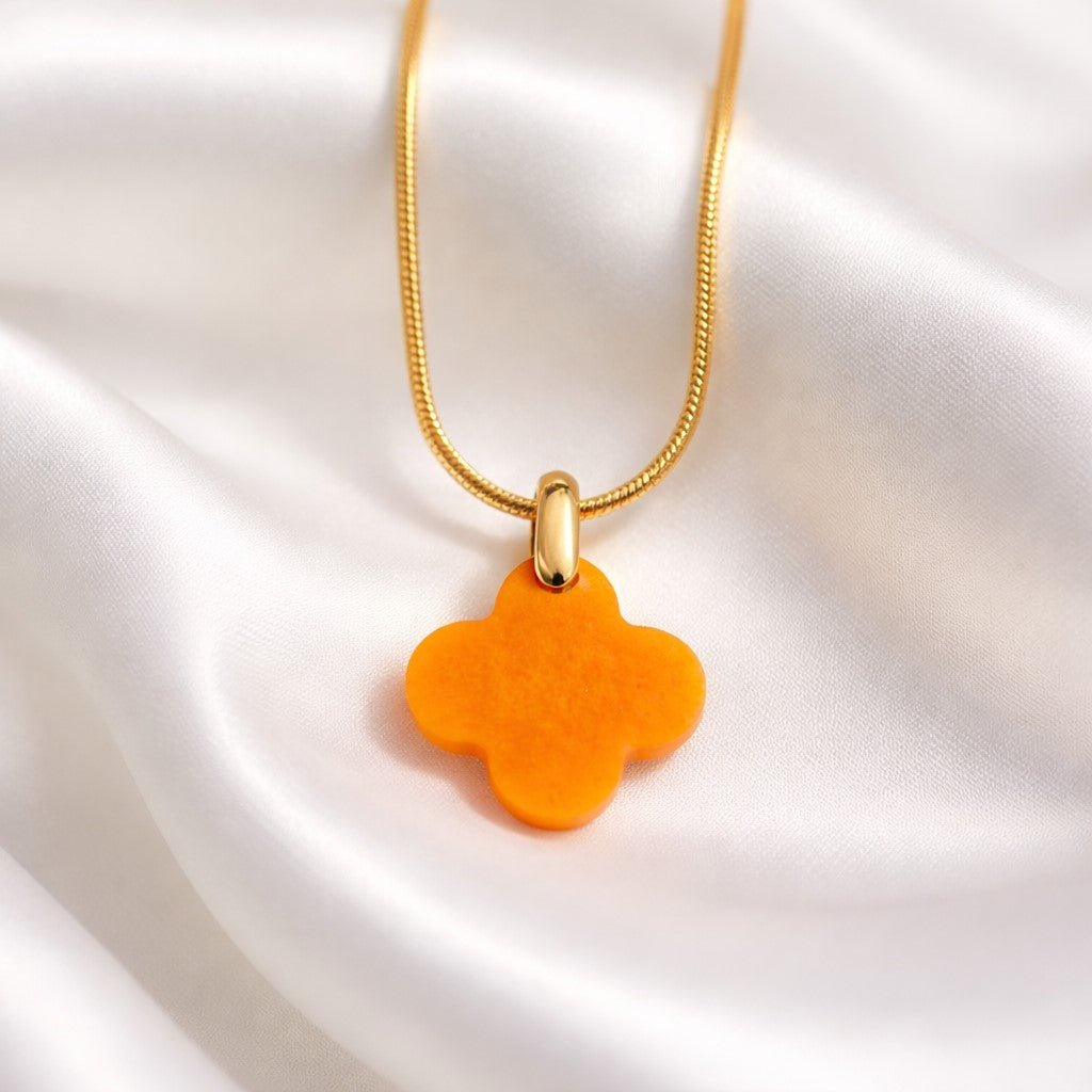 Collier Pendentif Trèfle Alhambra Orange - Énergie et Chance