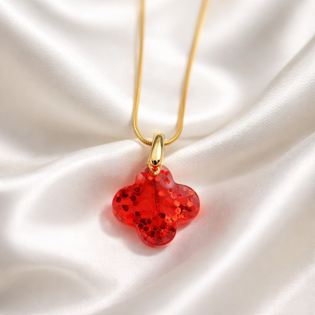 Collier Pendentif Trèfle Alhambra Rouge Paillettes Or - Passion et Chance