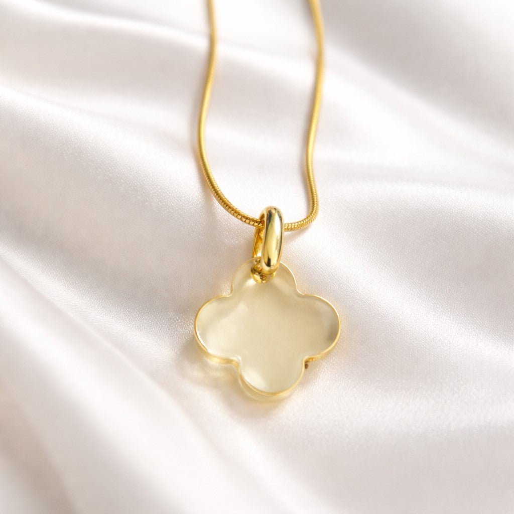 Collier Pendentif Trèfle Alhambra Cristal - Pureté et Chance