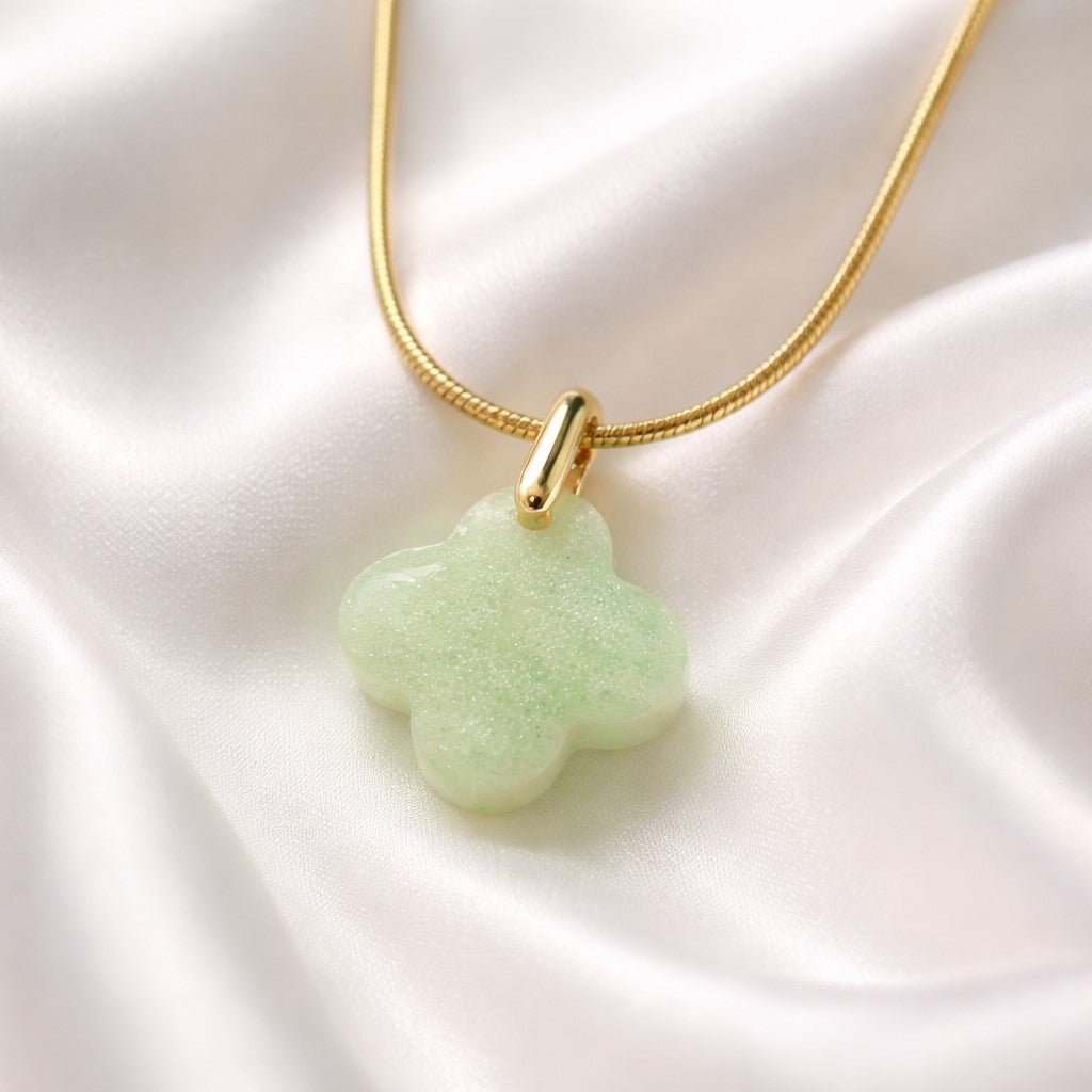 Collier Pendentif Trèfle Alhambra Vert Pâle - Fraîcheur et Chance