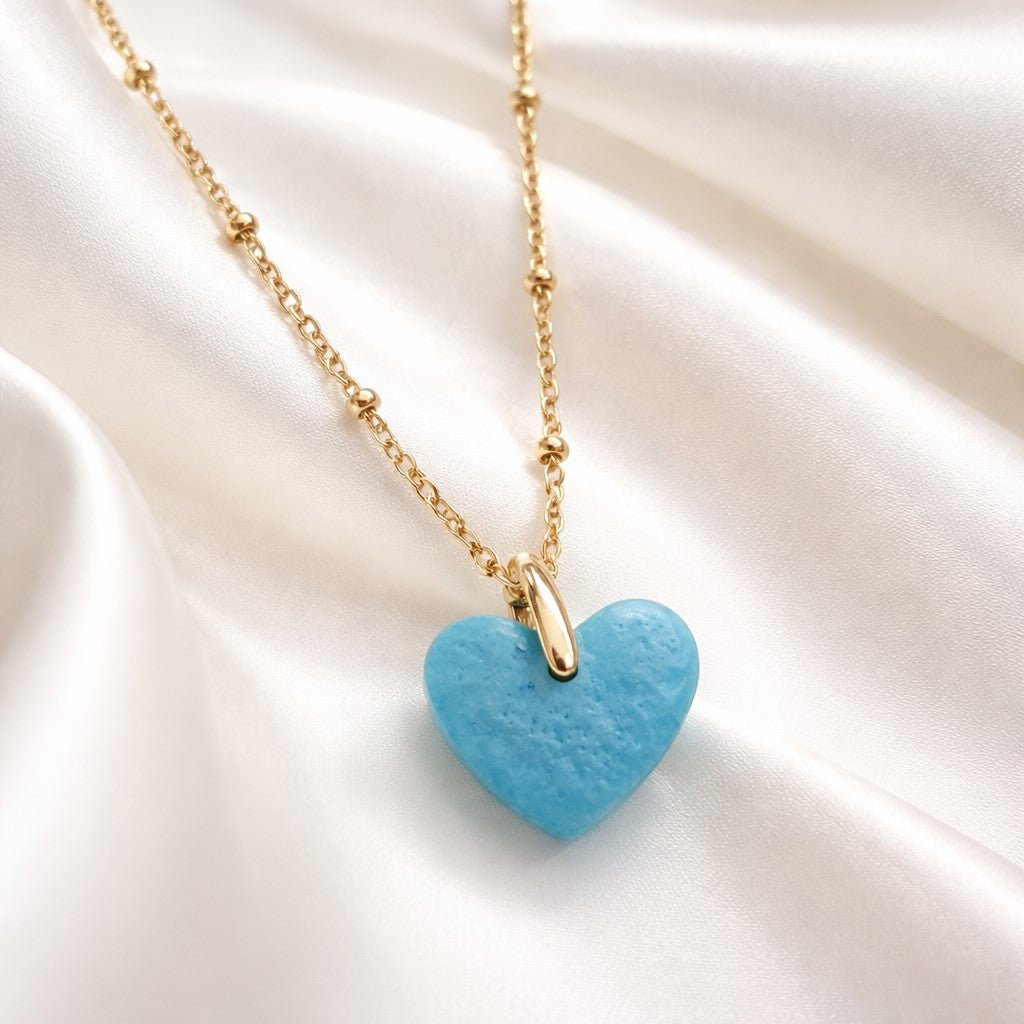 Collier Cœur Turquoise en Résine - Bijou Artisanal Romantique