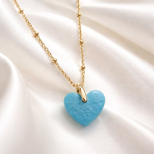 Collier Cœur Turquoise en Résine - Bijou Artisanal Romantique