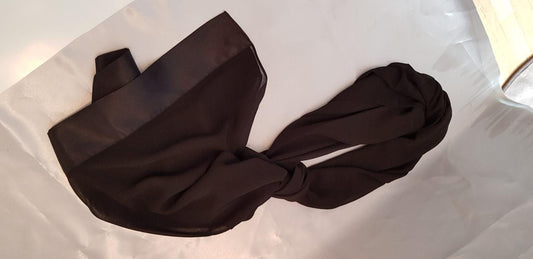 Étole femme en polyester noir, accessoire chic intemporel et élégant